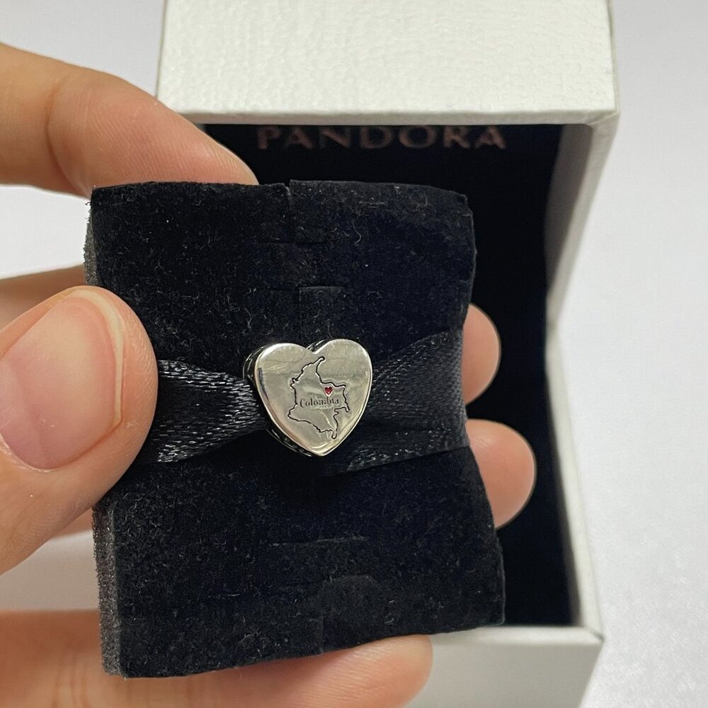 Pandora Colombia Map Exclusive Heart Charm